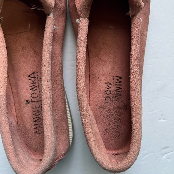 GUC Minnetonka Women's Pink Thunderbird Beaded Moccasin  SZ-8 - Picture 6 of 9